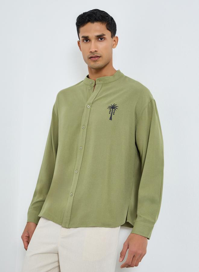 Styli Men Olive Linen Mandarin Collar Shirt - Image 1